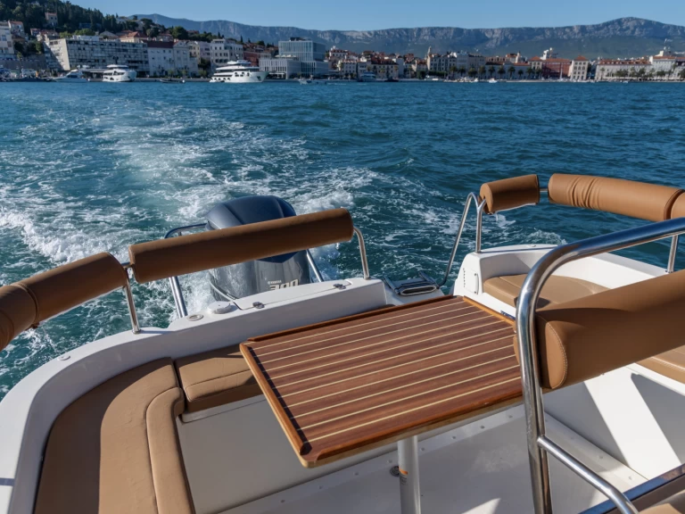 Ris Marine 850 Luxury da affittare a  Spalato