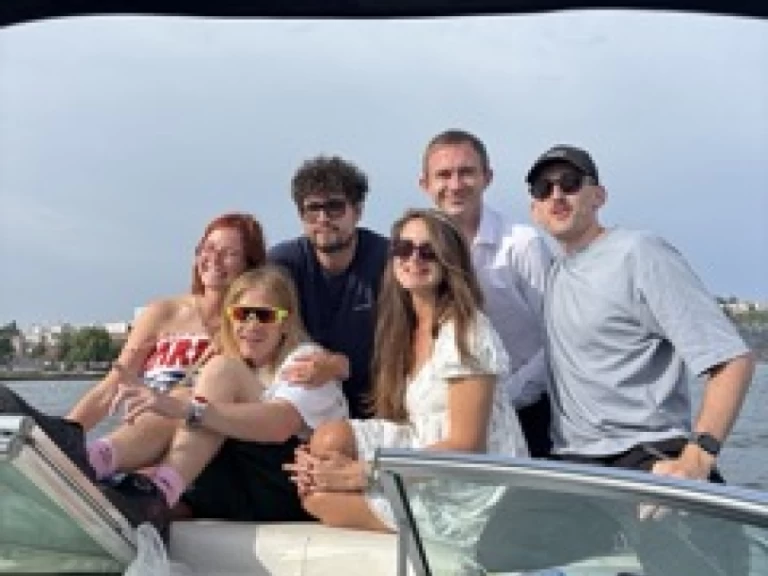 Barca a motore a noleggio a Porto al miglior prezzo