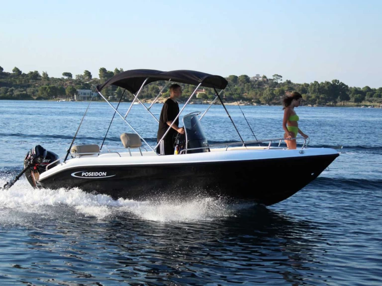 Barca a motore a noleggio a Faliraki al miglior prezzo