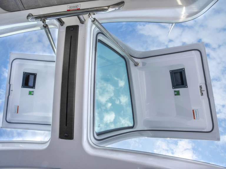 Noleggio Barca a motore Axopar con patente nautica