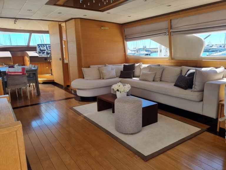 Noleggiare una Evo Marine Deauville  Flybidge 76 a Loano