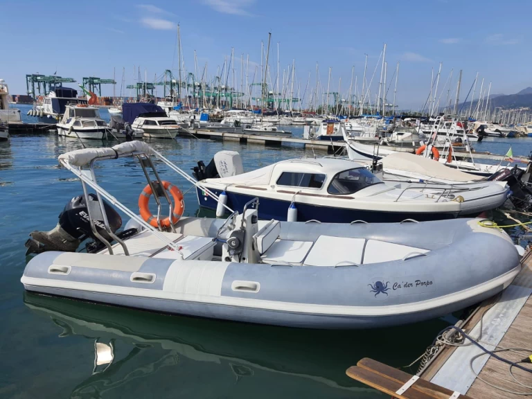 Noleggio Gommone a Genova – Evinrude E40DLP
