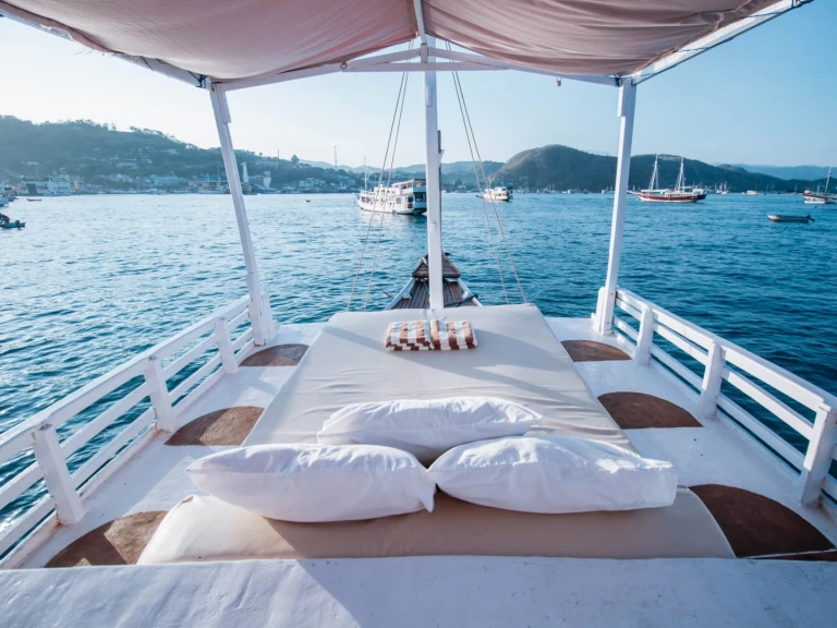 Noleggio barche White Pearl 02 Phinisi Boat a Labuan Bajo su Samboat