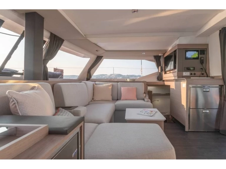 Noleggio Catamarano con o senza skipper Fountaine Pajot a Volos
