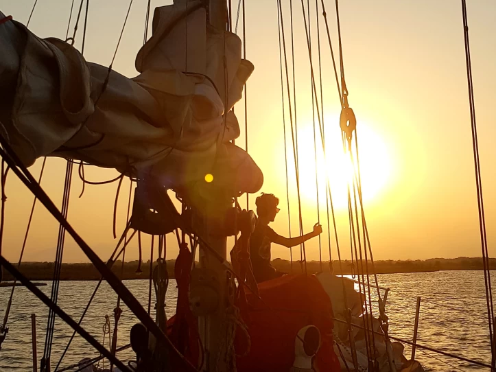 Noleggio Barca a vela a Badia de Roses – Aluminium AG4MC Consolation 37