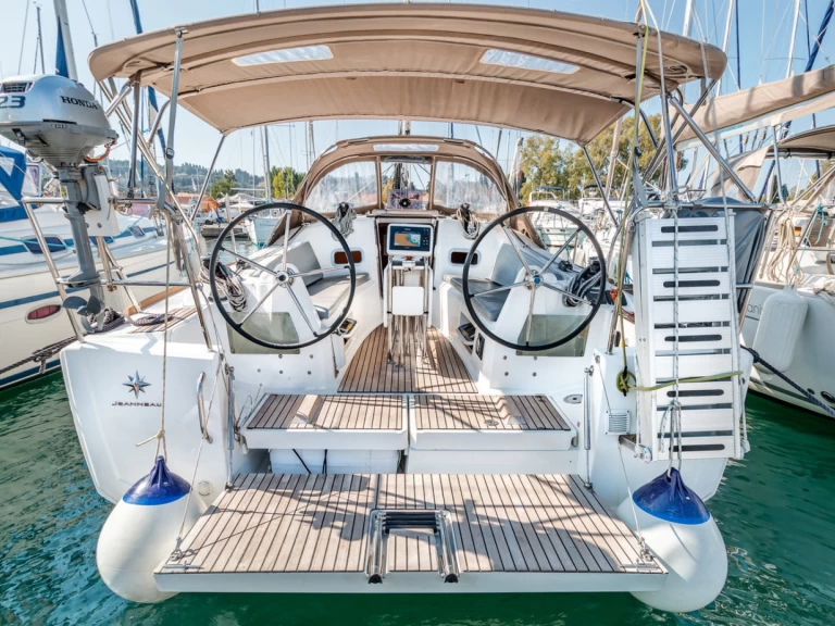 Jeanneau Sun Odyssey 349 da affittare a  Gouviá