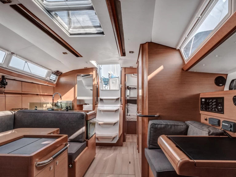 Jeanneau Sun Odyssey 419 da affittare a  Gouviá