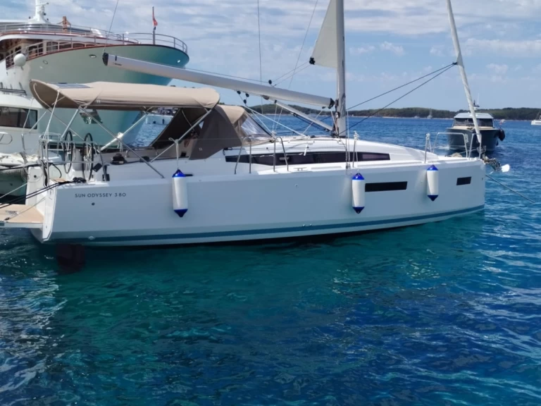 Noleggio barche Ragusa (Dubrovnik) economico Sun Odyssey 380