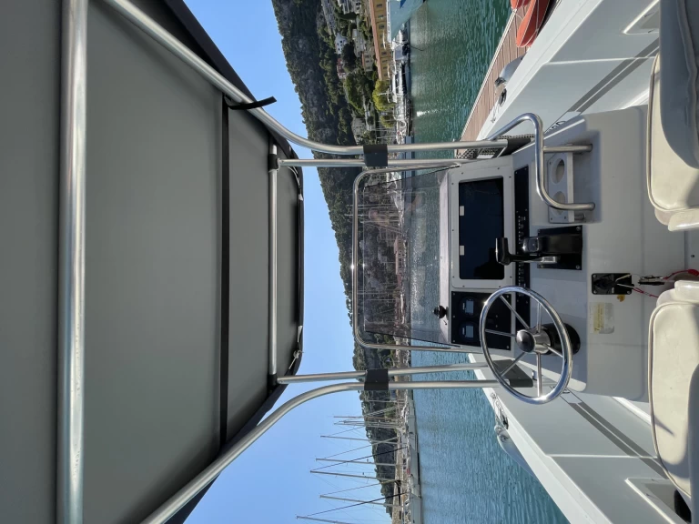 Noleggiare una Four Winns Quest 207 a Mandelieu-la-Napoule