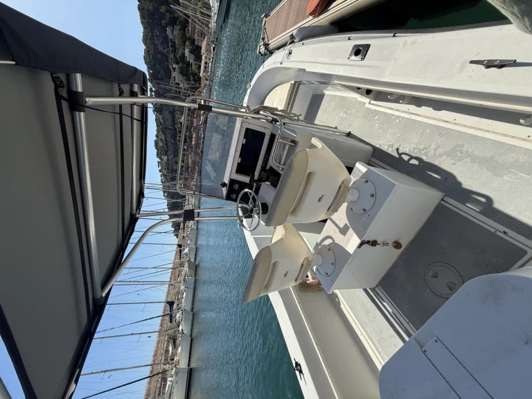 Noleggio barche Mandelieu-la-Napoule economico Quest 207