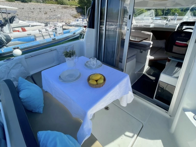 Noleggio Barca a motore a Sebenico – Jeanneau Merry Fisher 695