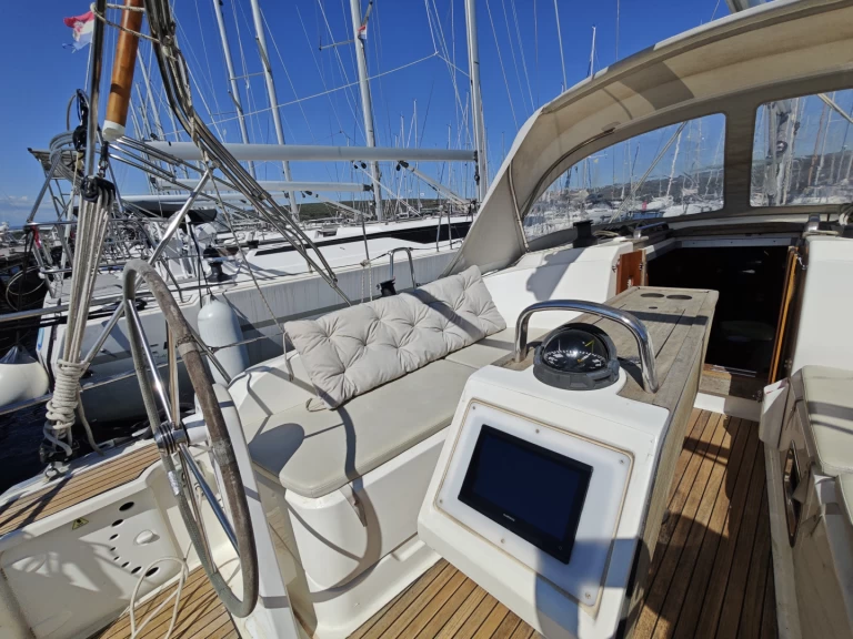 Noleggiare una Bavaria Cruiser 37 a Punat