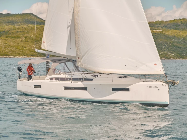 Noleggiare una Jeanneau Sun Odyssey 440 a Álimos