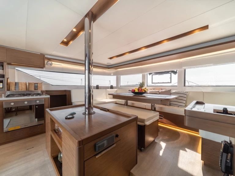 Noleggio a Álimos – Lagoon Lagoon 50 su SamBoat