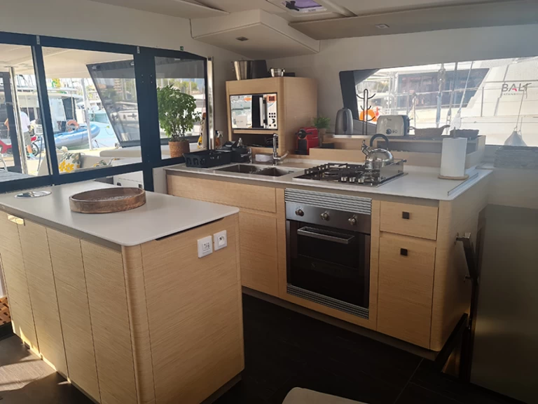 Noleggiare una Fountaine Pajot Aura 51 a Préveza