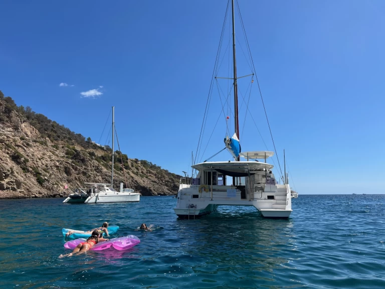 Noleggio Catamarano a Alghero – Leopard Leopard 40