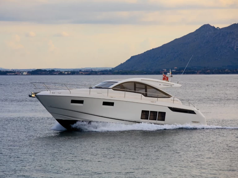 Noleggio Barca a motore con o senza skipper Fairline a Port d'Alcudia