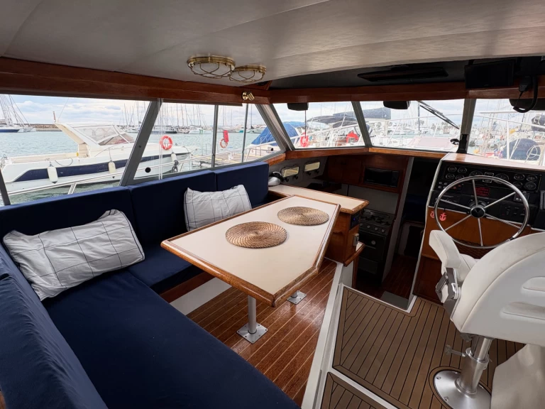 Noleggio Barca a motore Bayliner con patente nautica