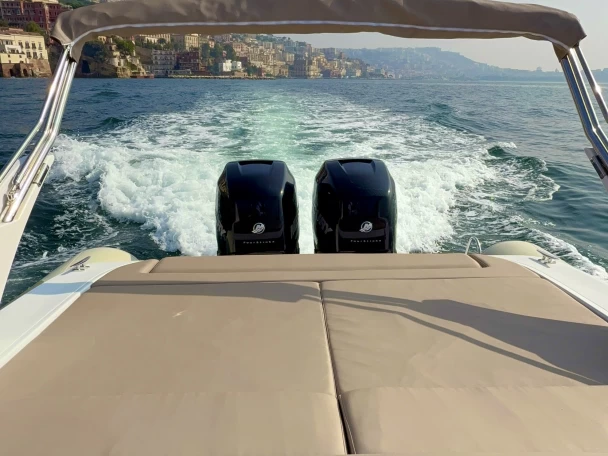 Gommone a noleggio a Napoli al miglior prezzo