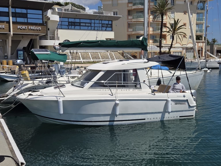 Noleggio barche Jeanneau Merry Fisher 645 a Antibes su Samboat