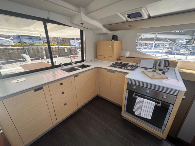 Noleggio barche Fountaine Pajot Tanna 47 a Furnari su Samboat