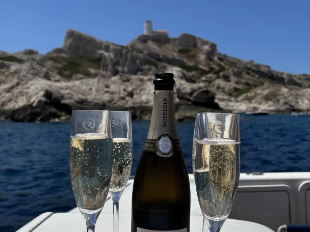 Noleggio Barca a motore Riviera con patente nautica