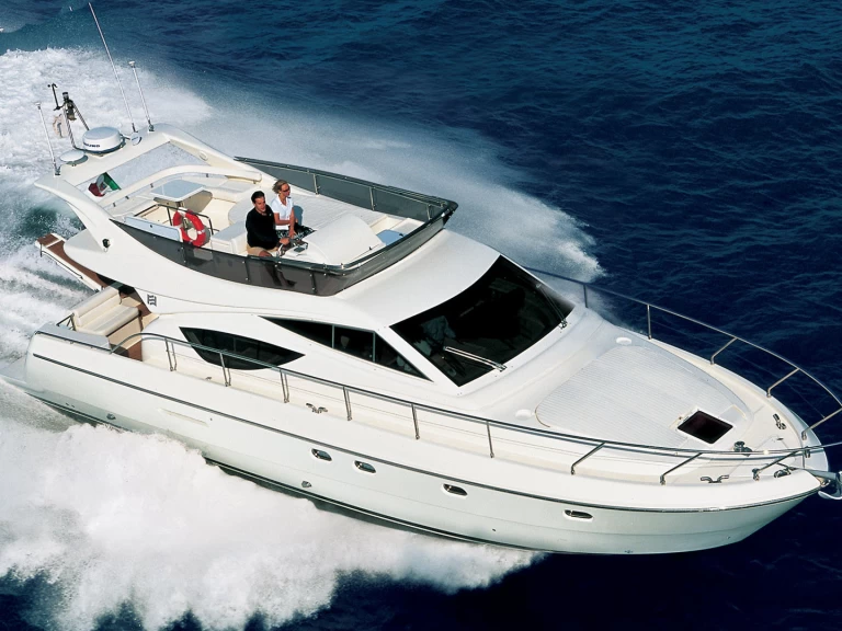 Noleggio barche Ferretti Ferretti 460 a Panaji su Samboat