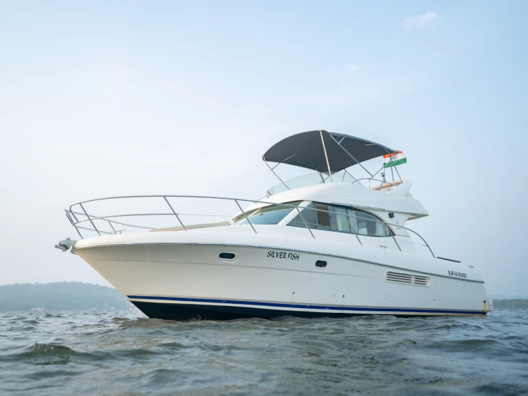 Noleggio Barca a motore a Panaji – Prestige Prestige 36