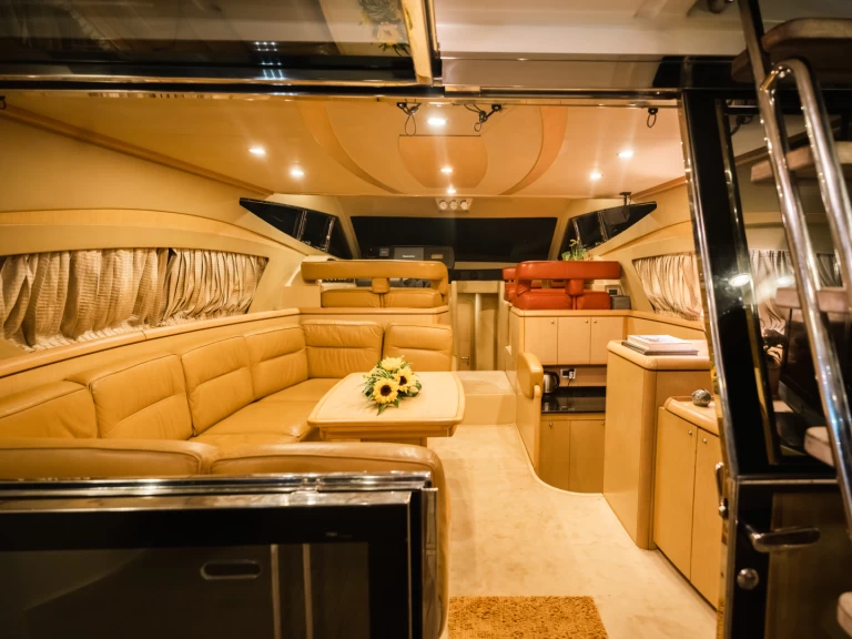 Noleggio barche Ferretti Ferretti 460 a Panaji su Samboat