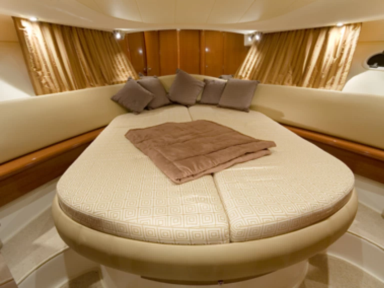 Noleggio barche Panaji economico Prestige 36