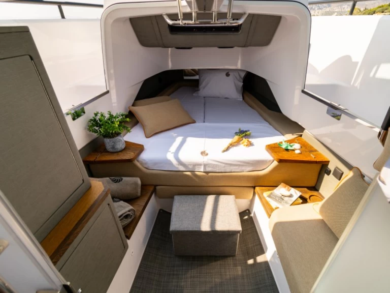 Barca a motore a noleggio a Lagonisí al miglior prezzo