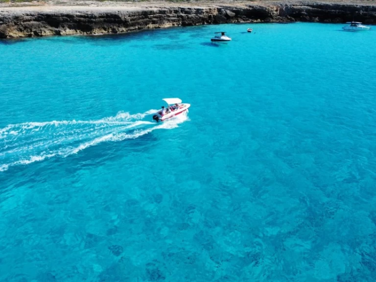 Noleggio Barca a motore Compass con patente nautica