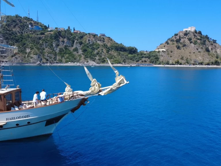 Yacht di lusso a noleggio a Capo d'Orlando al miglior prezzo