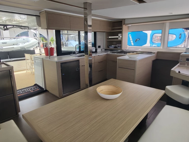 Noleggio barche Lagoon Lagoon 46 a Golfo Aranci su Samboat