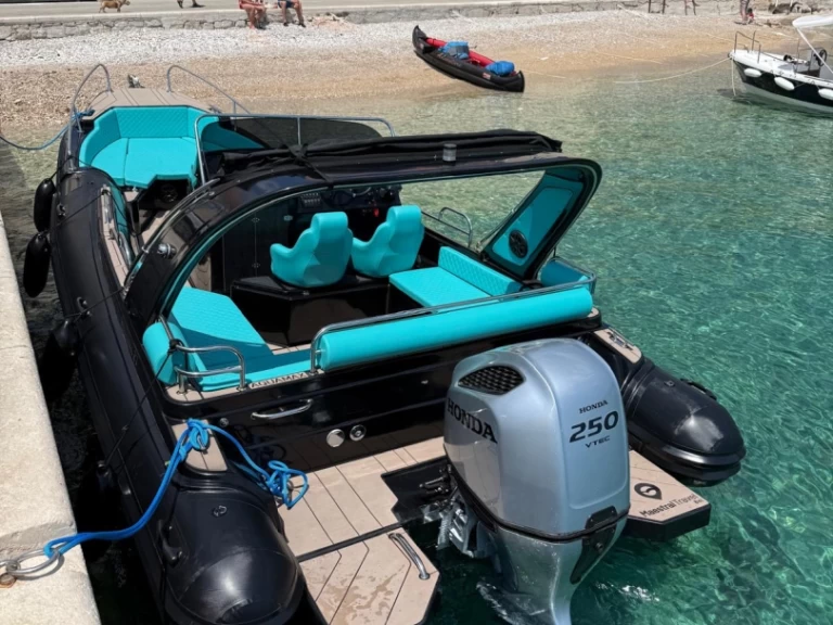 Noleggiare una Aquamax 27 a Bol