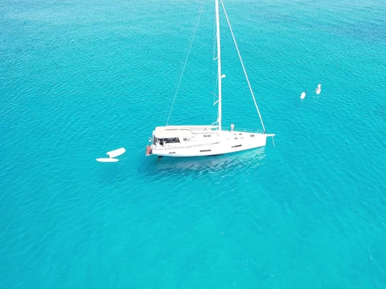 Noleggiare una Bénéteau Oceanis 60 a Hyères