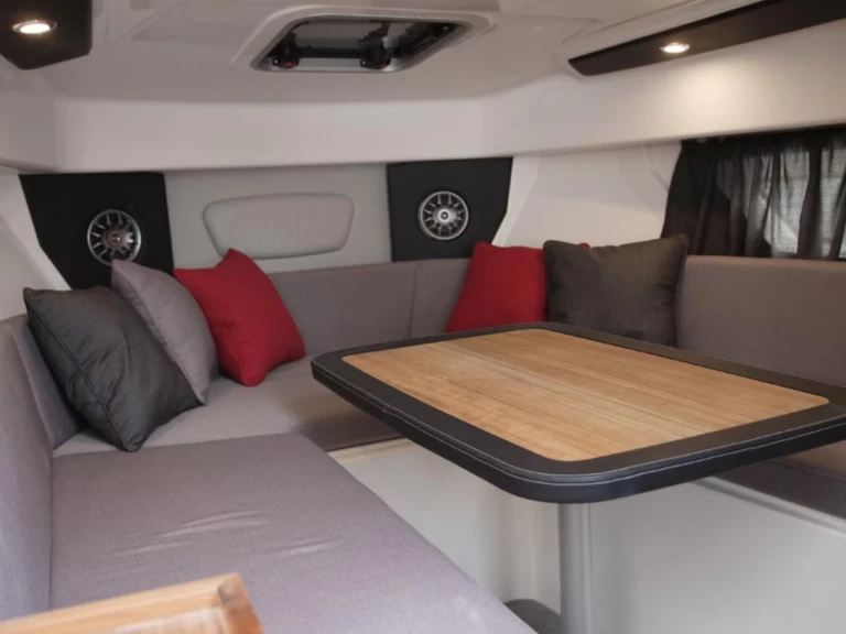 Barca a motore a noleggio a s'Arenal al miglior prezzo