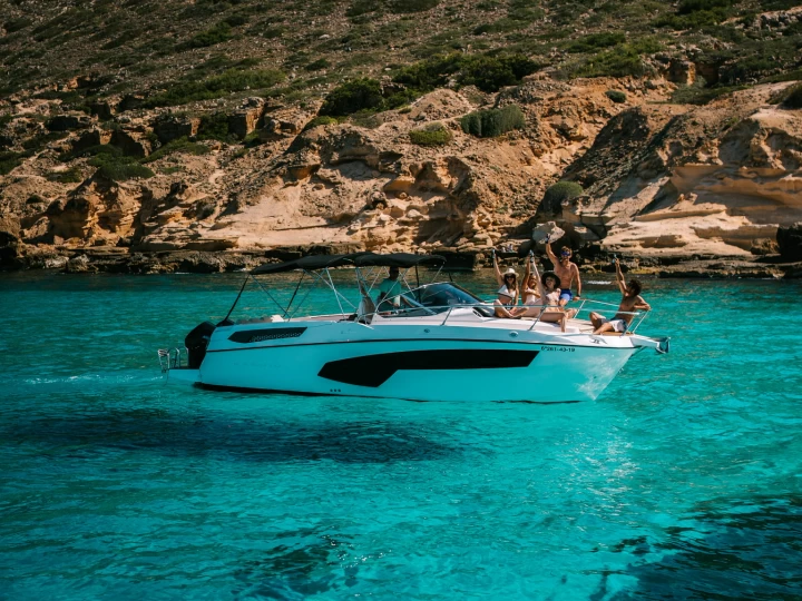 Noleggio Barca a motore con o senza skipper Karnic a s'Arenal