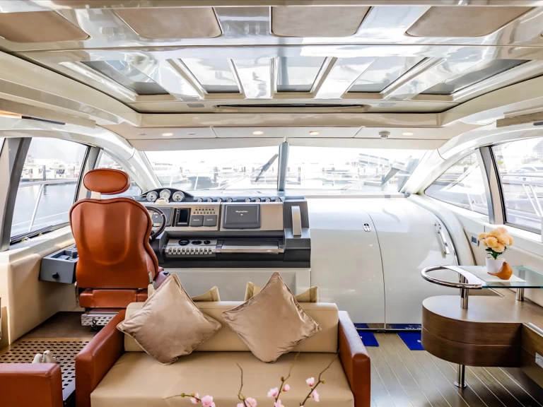 Yacht di lusso a noleggio a Dubaï harbour al miglior prezzo