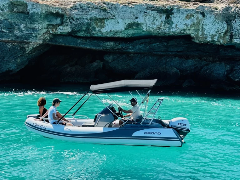 Noleggio barche s'Arenal economico Grand 500