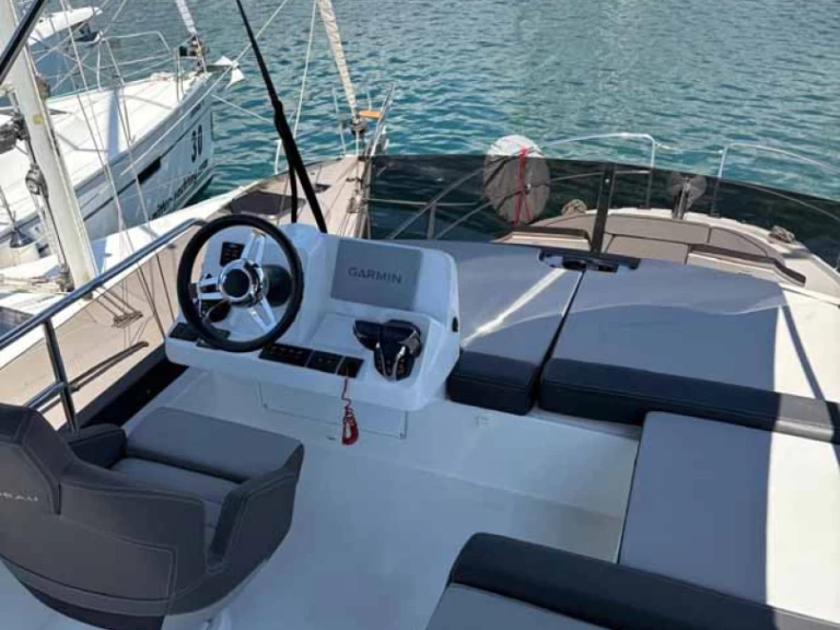 Barca a motore a noleggio a Murter-Kornati al miglior prezzo