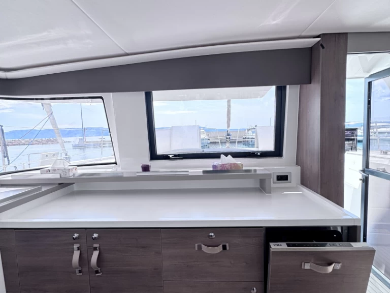 Noleggio Catamarano a Novi – Bali Bali 4.6