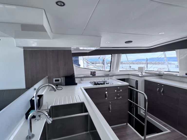 Noleggio Catamarano a Novi – Bali Bali 4.6