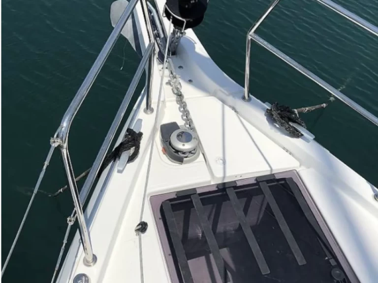 Noleggio Barca a vela Jeanneau con patente nautica