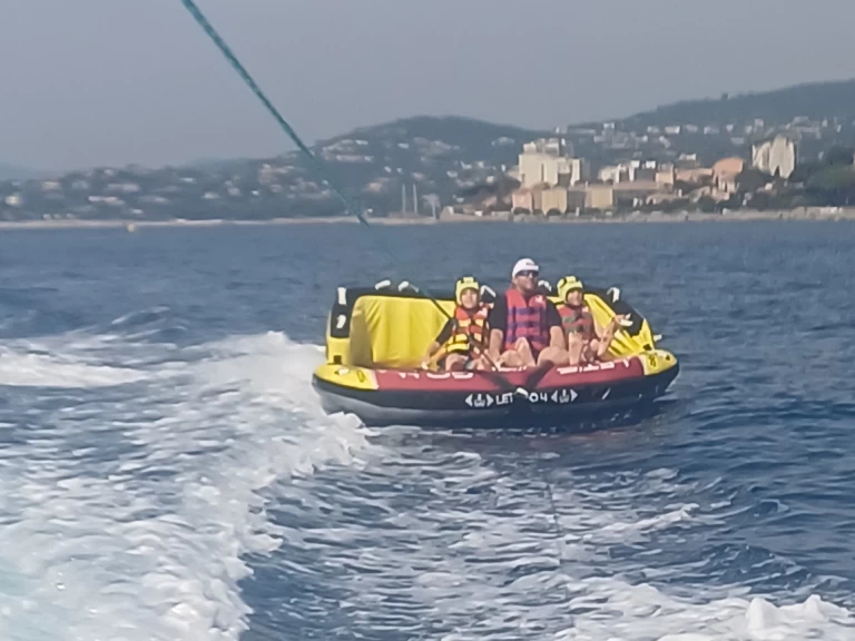 Noleggiare una Boston Whaler Boston Whaler 170 super sport a Sainte-Maxime