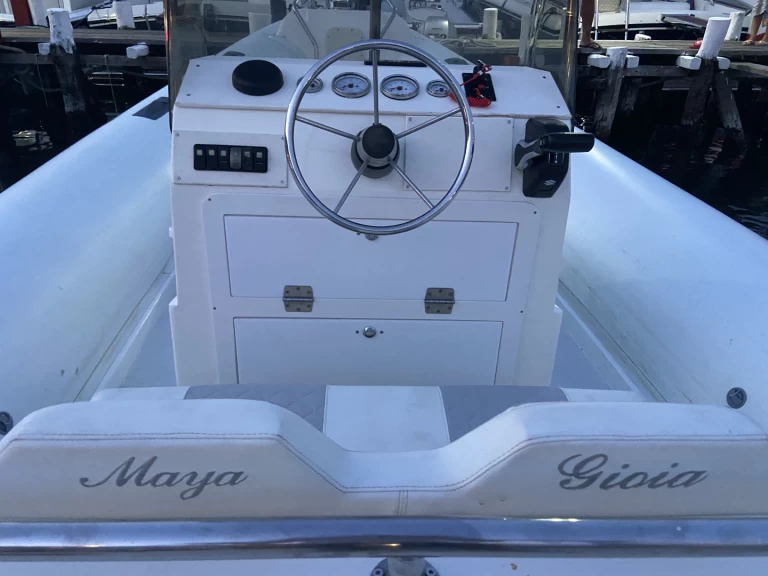 Noleggio Gommone con o senza skipper Sacs a Napoli