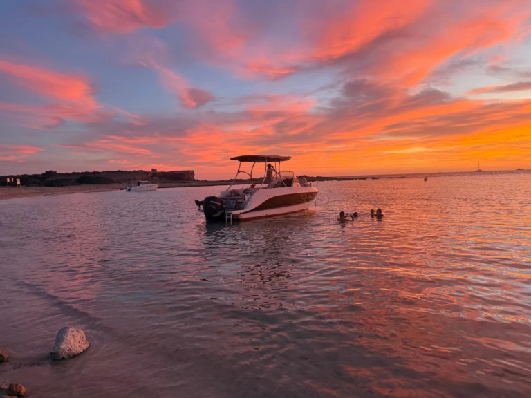 Noleggio barche Ibiza Town economico Activ 805 Sundeck