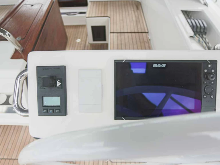 Noleggiare una Bavaria Bavaria C45 a Gouviá