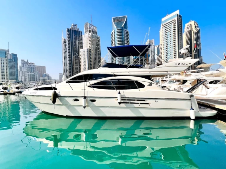 Noleggio Barca a motore con o senza skipper Azimut a Dubai Marina