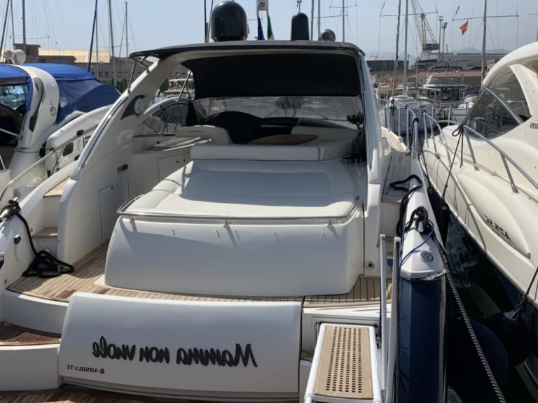 Noleggiare una Absolute Absolute 45 a Palermo